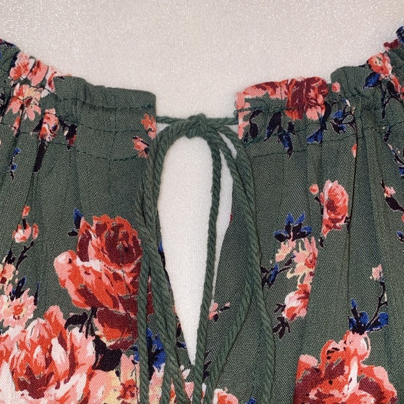 Nostalgia Floral Adjustable Blouse - Picture 3 of 16